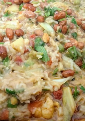 A picture of Mix Vegetable and Peanut Khichdi.