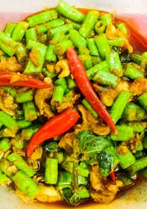 รูปของ พริกแกงไก่ใส่ถั่วเมียชอบ