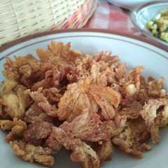 รูปของ 2. Jamur goreng crispy (Cemilan dan lauk)