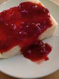 Sémola con dulce de frambuesa