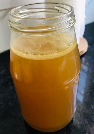 A picture of Chicken Stock.