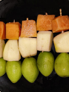 तिरंगा फ्रूट प्लैटर(tiranga fruit Platter recipe in hindi) रेसिपी मुख्य फोटो