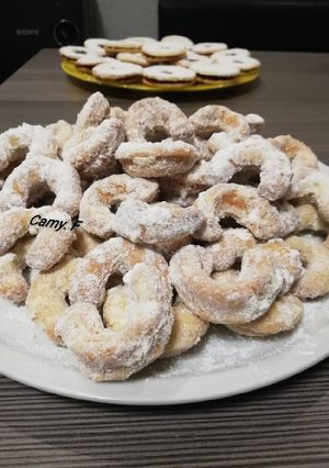 O poză a rețetei Cornulețe cu nuca măcinată.
