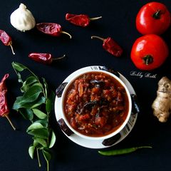 A picture of Tomato khajur khatta.