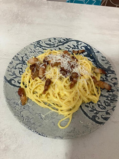 Una foto de Espaguetis a la Carbonara (sin nata)