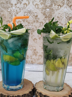 عکسی از دستور موهیتو های رنگی خوشمزه 😋