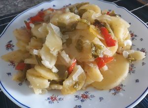 Foto principal de Patatas a lo pobre en jarra microcook