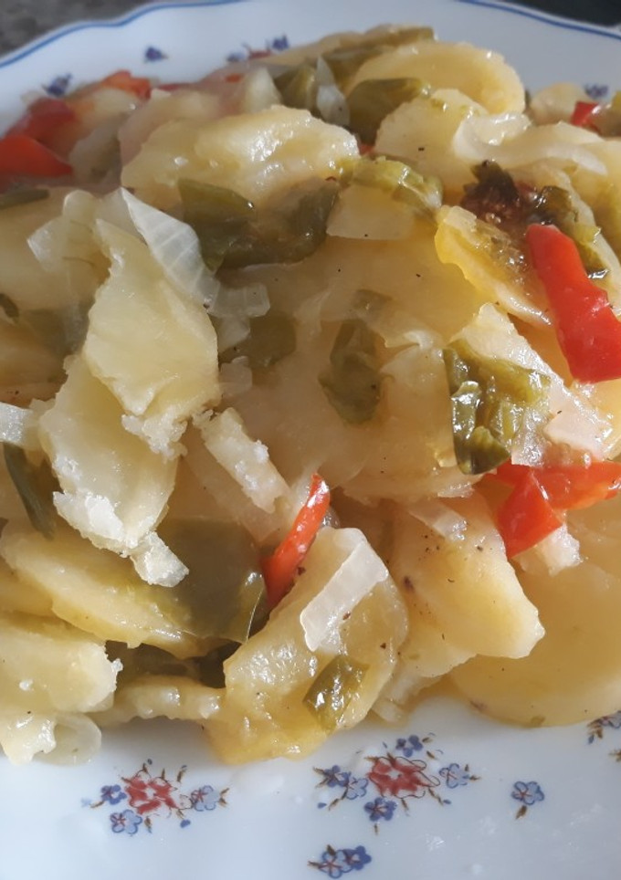 Una foto de Patatas a lo pobre en jarra microcook