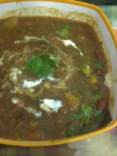 पंजाबी राजमा आलू की मसालेदार रेसिपी(punjabi rajma aloo ki masaledar recepie) रेसिपी मुख्य फोटो
