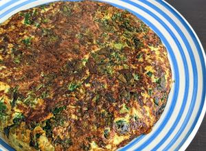 Una foto de Tortilla de acelga y zanahoria 🥬🥕