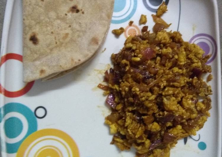 Scrambled egg (dimer jhuri)