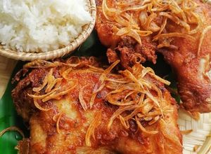 รูปของ ไก่ทอดหาดใหญ่สูตรเต็ม พร้อมวิธีเจียวหอม กับทำข้าวเหนียวง่ายๆ ด้วยหม้อหุงข้าว