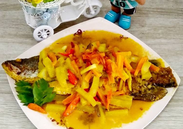 Resep Ikan Masak Acar Kuning yang Enak