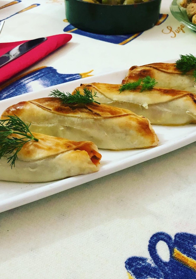 Una foto de Obleas rellenas de queso fresco y salmón ahumado
