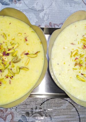 A picture of Rice and mango firni.