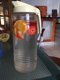 Una foto de Agua de sabores