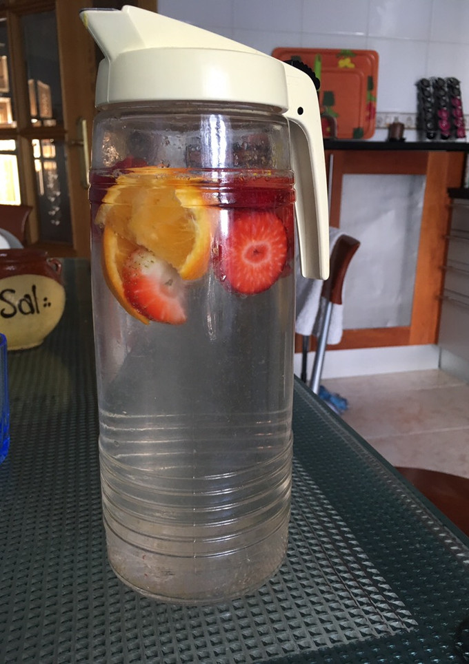 Una foto de Agua de sabores