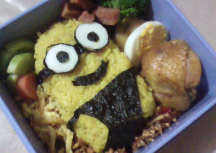 Nasi kuning kacamata