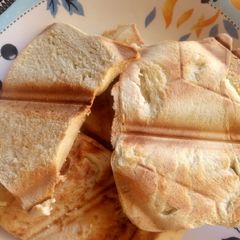 A picture of Toasted bread.