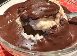 Foto di Porridge allo yogurt greco, scorza d'arancia e cioccolato amaro