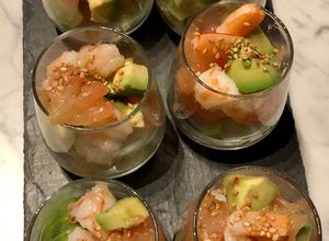 Une photo de Verrines de crevettes, pamplemousses et avocat