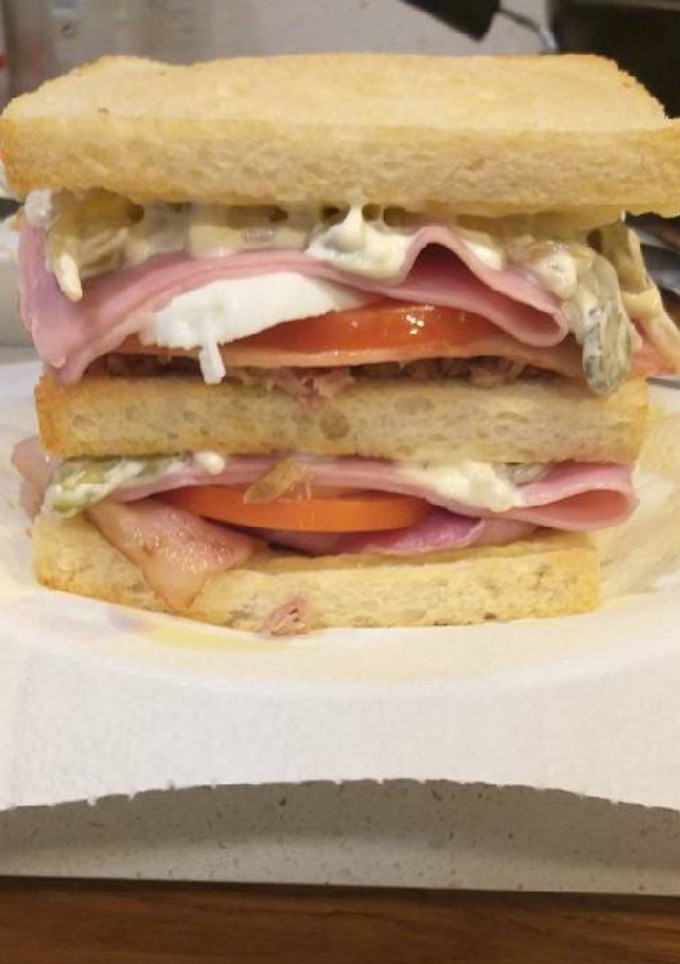 Una foto de Sándwich doble