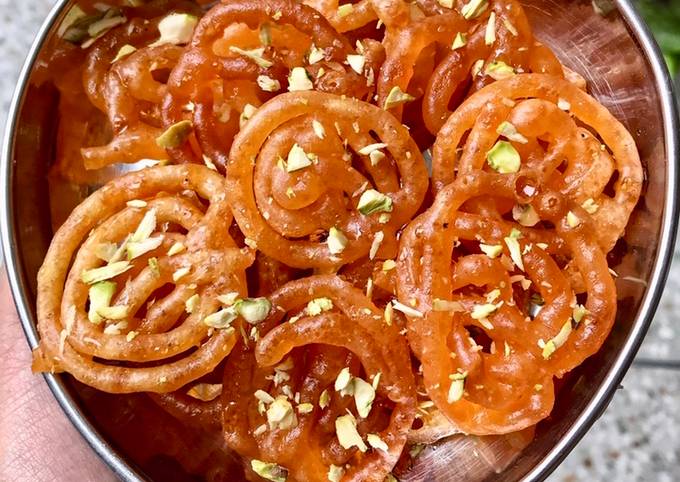 Kesar jalebi Recipe by Shivangi Arora - Cookpad