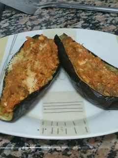 Una foto de Berenjenas al horno con bacalao y atun