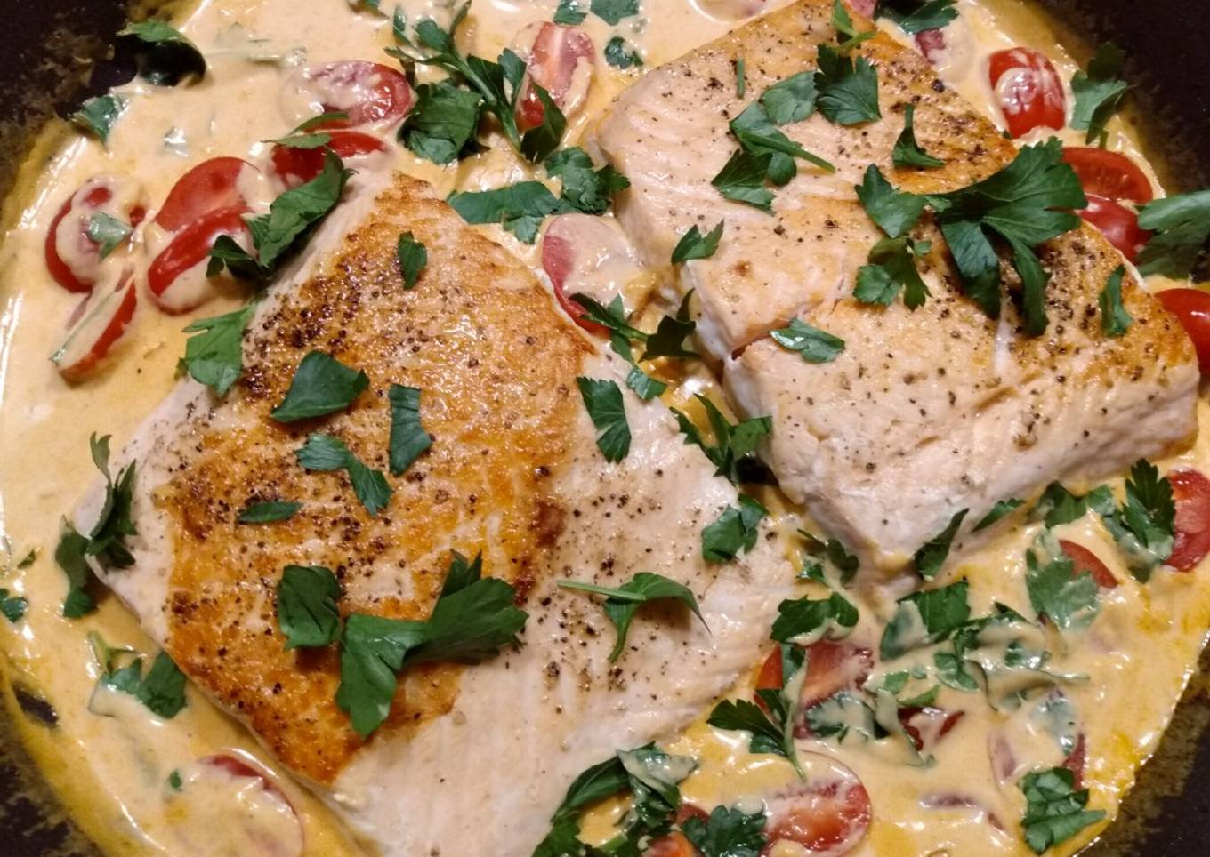 How to Make Ultimate Salmon in rose sauce