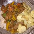 Lomo saltado comida peruana