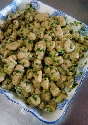 Una foto de Ñoquis integrales al pesto