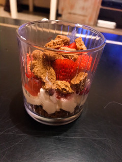 Une photo de Trifle aux fraises 🍓