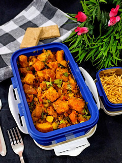 ब्रेड वेजी उपमा (bread veggie upma recipe in Hindi) रेसिपी मुख्य फोटो