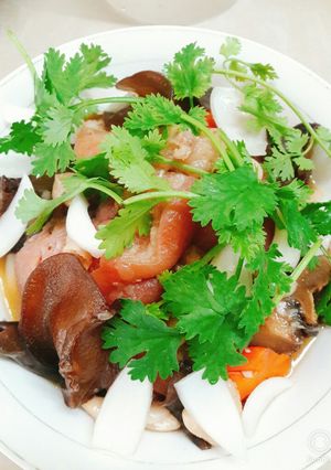 Hình của món Giò heo nấu đậu.