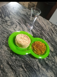 A picture of Beans porridge and bread.