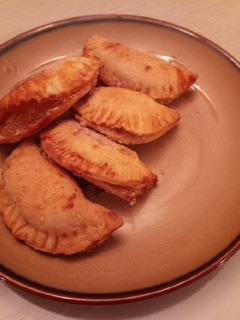 A picture of Air fryer apple pie bites.