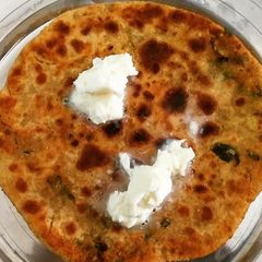 A picture of Mooli parantha.