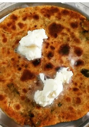 A picture of Mooli parantha.