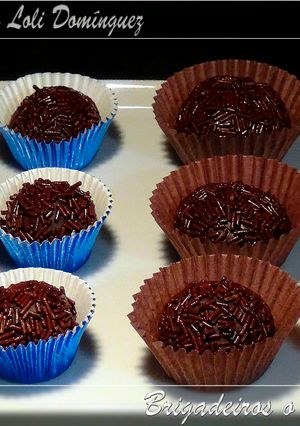 Una foto de Brigadeiros o negrinhos