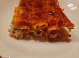 O poză a rețetei Canelloni cu carne tocată și ricotta.