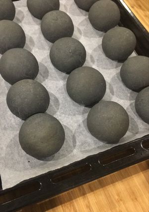 A picture of Charcoal Dinner Rolls - Trial 1.