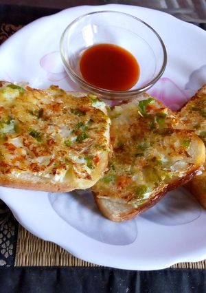 A picture of Bread pizza.