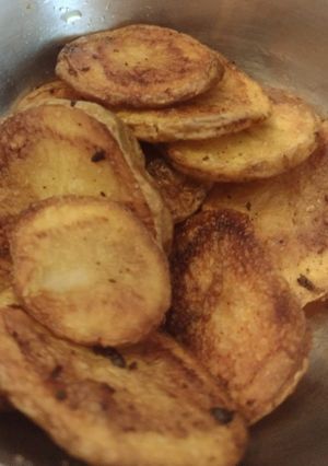 আলু ভাজা(Aloo bhaja recipe in Bengali) রেসিপির প্রধান ছবি