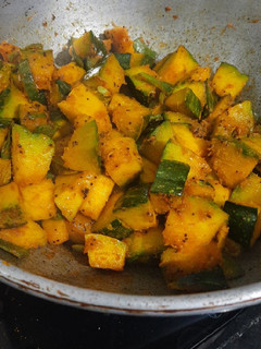 அரசாணிக்காய் பொரியல்(arasanikkai poriyal recipe in tamil) செய்முறை முக்கிய புகைப்படம்