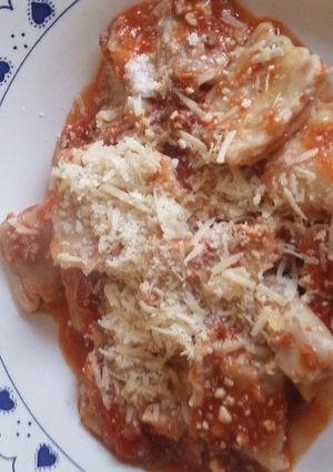 Una foto de Ravioles de ricota, jamón y nuez con salsa  (mi) bolgnesa