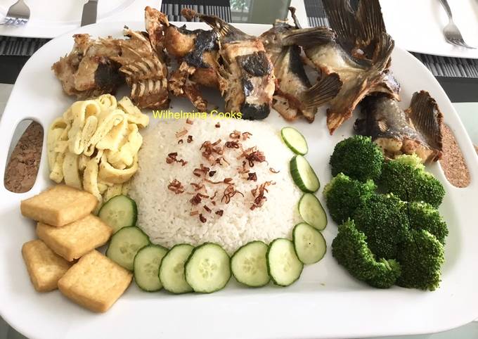 Fried Blue Catfish with Coconut Rice (Nasi Uduk)