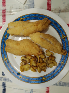 Una foto de Lomos de gallineta con champiñones