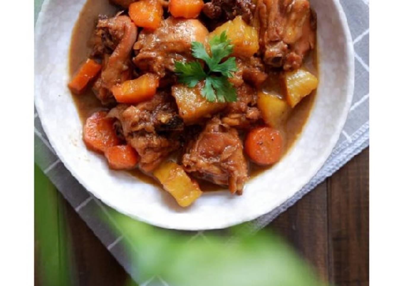 Semur Ayam Kentang Favorit di Rumah