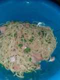 Selbstgemachter Nudelsalat mit selbstgemachter Mayonnaise