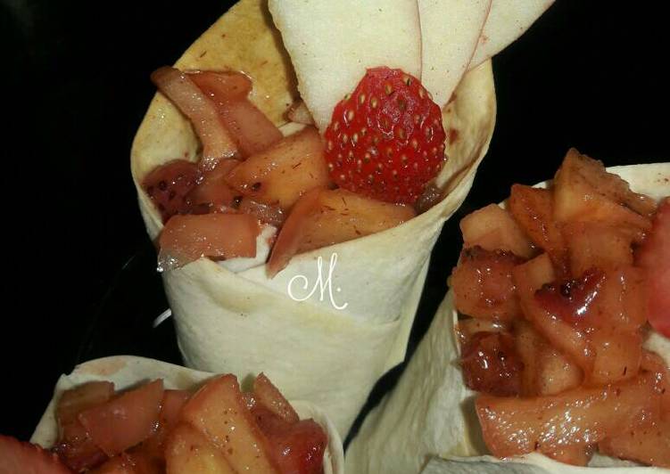 Apple strawberry cone